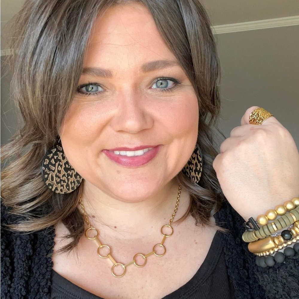 NEW Gold Circle Link Necklace - Picture 9 of 9